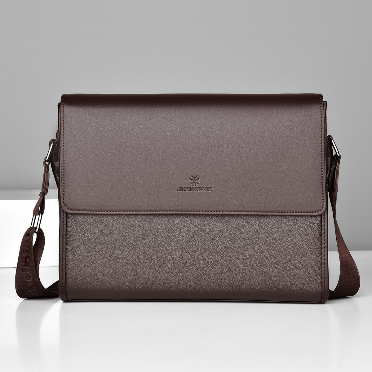 Square Side Crossbody Bag Docu - đánh giá và giá Interior Design Documentation